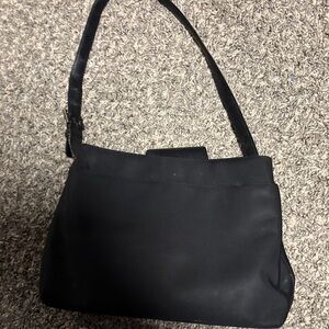 Early Coa** Elegant Black Shoulder Bag